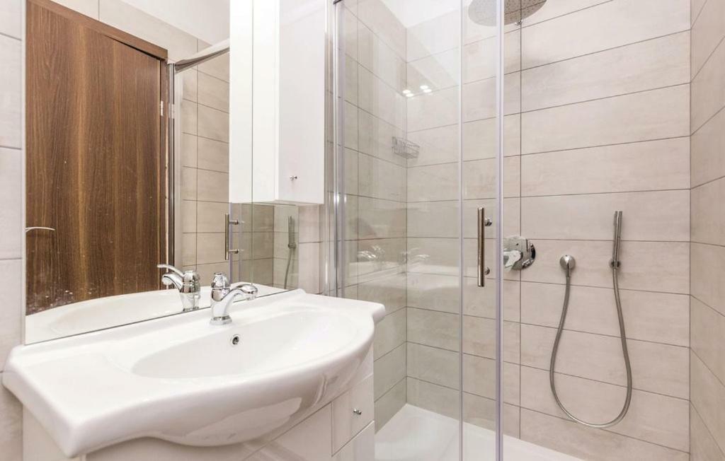 Villa Nino Ловран Екстериор снимка