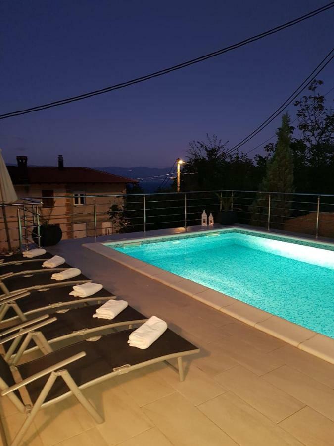 Villa Nino Ловран Екстериор снимка
