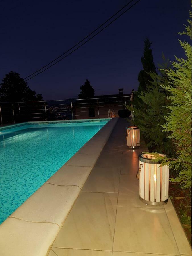Villa Nino Ловран Екстериор снимка