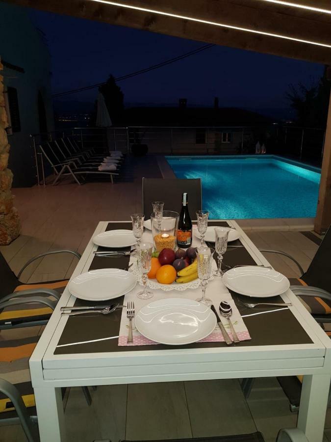 Villa Nino Ловран Екстериор снимка